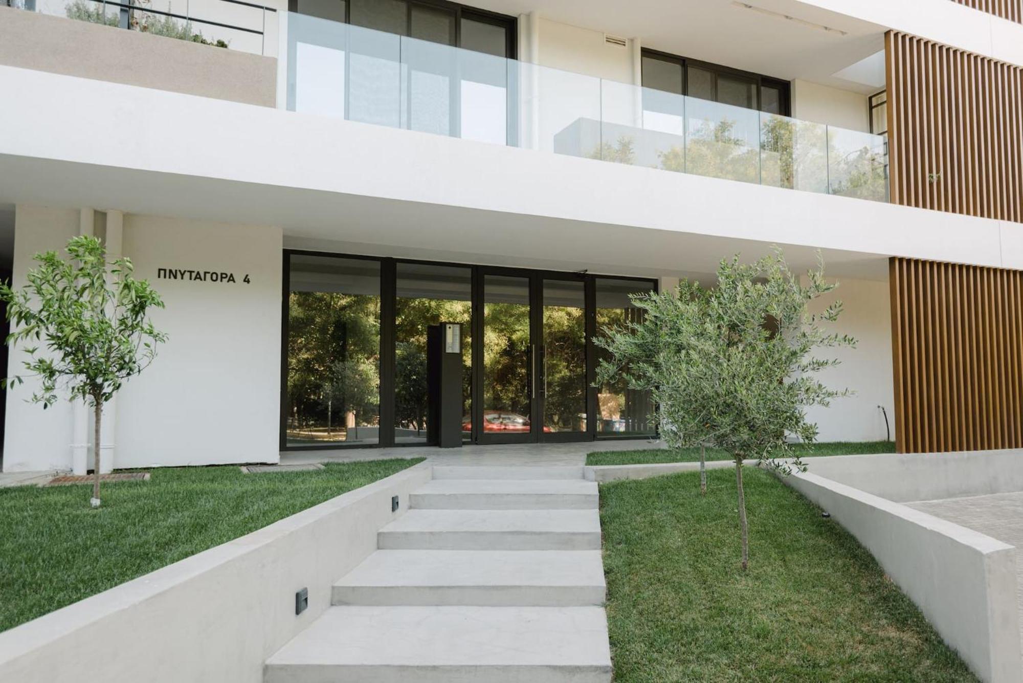 Urban Apt With Stunning Acropolis View & Roofdeck Athens Exterior photo